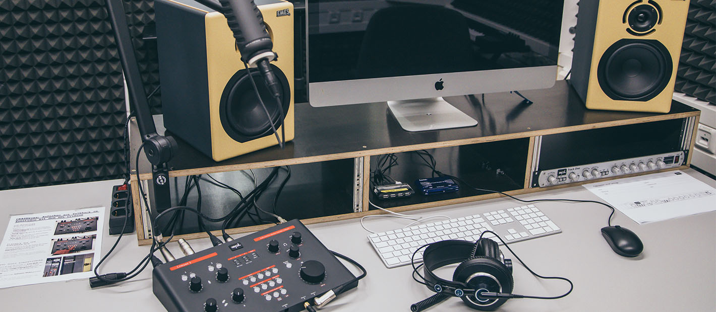 Mediothek, Tonstudio und Aufnahmeraum; Foto: HBK Braunschweig, Dennis Schneider
